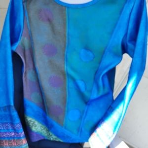 Women's top. Brand new.Medium material. Size M